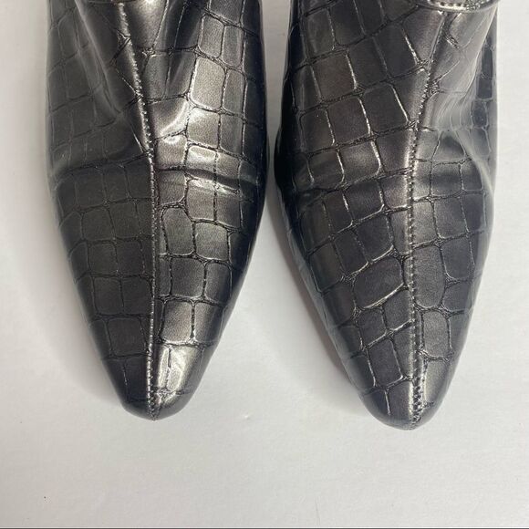 Kelly & Katie | Silver Heels - Picture 2 of 8